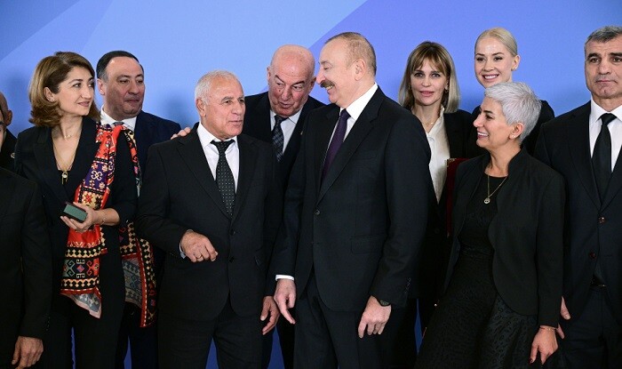 Prezident onlara ev verdi