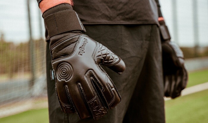 Dünyanın ən bahalı qapıçısı...