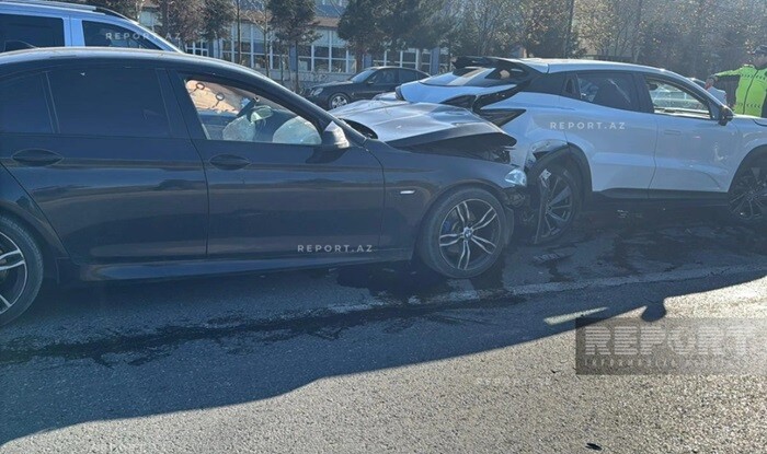 Zəncirvari qəza: 6 maşın toqquşdu - Foto