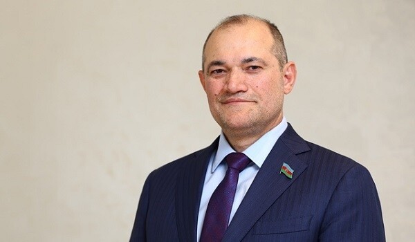 Deputatdan Elçin Əlibəyliyə: Paxıllıqdan, reytinq xətrinə...