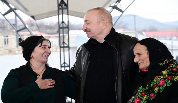 İlham Əliyev bu kəndlərin sakinləri ilə görüşdü