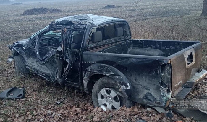 Qəbələdə "Nissan" aşdı: 1 ölü, 1 yaralı - Foto
