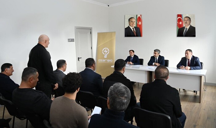 “Azərişıq” nümayəndələri Xankəndidə sahibkarlarla görüşdü