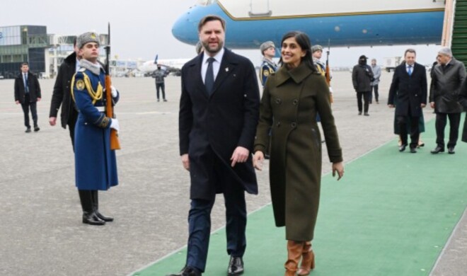 Ceyms Devid Vens Azərbaycanda səfərdədir