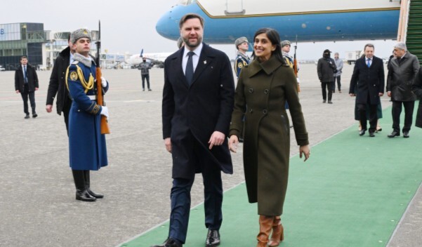 Ceyms Devid Vens Azərbaycanda səfərdədir