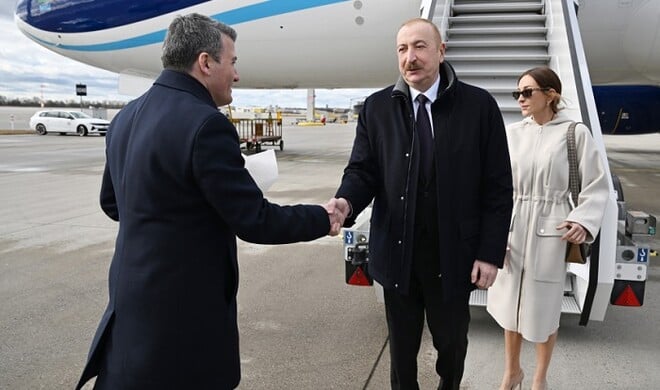 Президент и Первая леди отправились в Германию - Фото