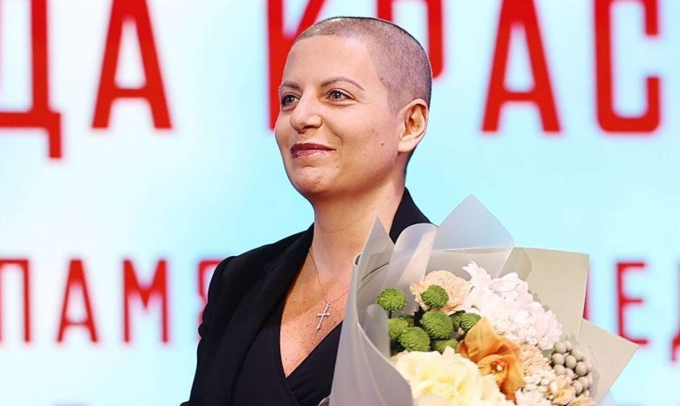 Simonyan ilk dəfə tədbirə pariksiz qatıldı - Video