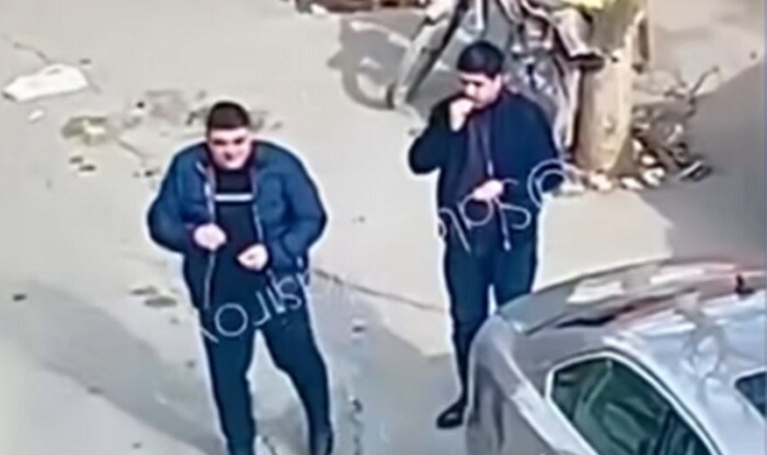 Tum çırtlayaraq işçilərə əziyyət edənlər işdən çıxarıldı - Video