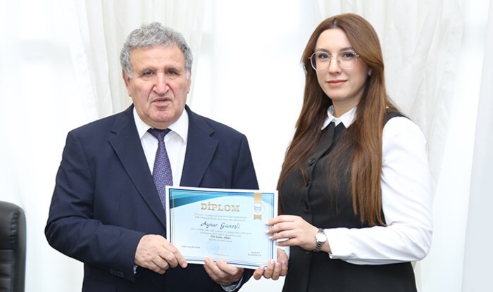 AMEA açıqlama yaydı, İsa Həbibbəylini rüsvay etdi