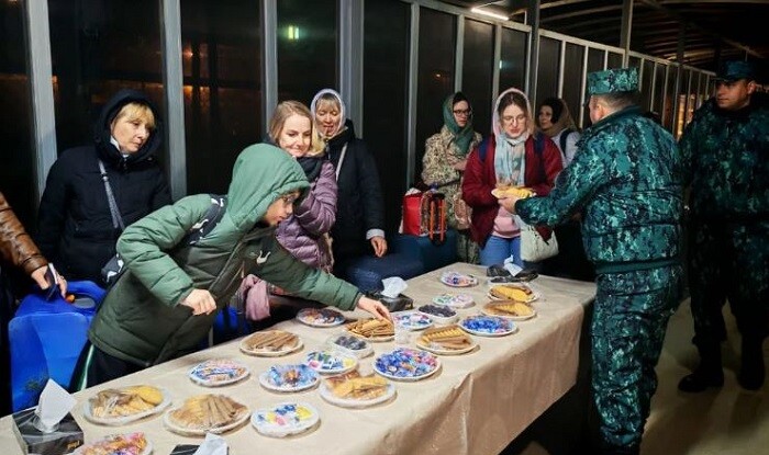 Azərbaycan vasitəsilə İrandan təxliyə olunanların sayı... - Foto