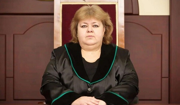 Tanınmış hakim qəfil vəfat etdi