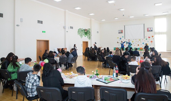 Bu uşaqların cəza çəkən anaları ilə görüşü...