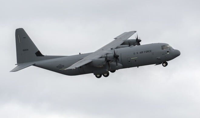 Самолет, летевший через Армению в Азербайджан...