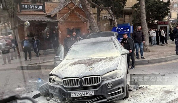 Bakıda qəza: BMV yandı - Foto