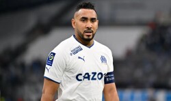 Məşhur futbolçu karyerasını bitirdi