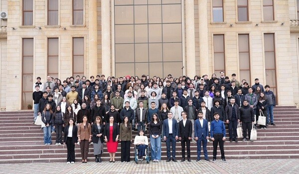 Gənclər dayanıqlı şəhər mobilliyi üçün həllər təqdim etdi