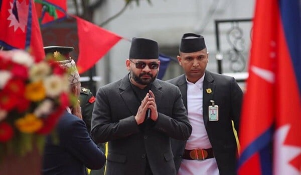 Keçmiş reper baş nazir oldu