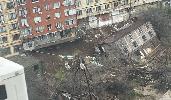 Dağıstanda daşqın: Yaşayış binası uçdu