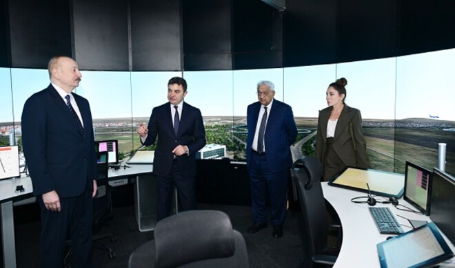 Президент и Первая леди на открытии Центра - Фото