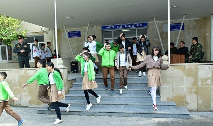 Bu məktəb və liseydə nümunəvi mülki müdafiə məşqi keçirildi