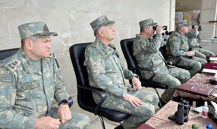 Həsənov döyüş atışlı taktiki təlimin gedişatını yoxladı