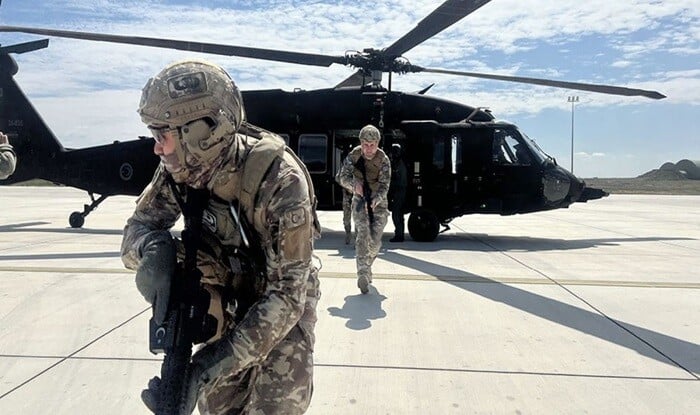 Hərbçilərimiz Türkiyədə “terrorçular”ı zərərsizləşdirdi - Video