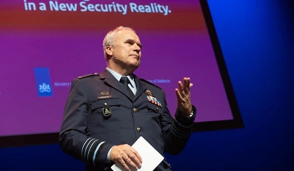 Trampın bu şübhələri alyansa zərər verir - General