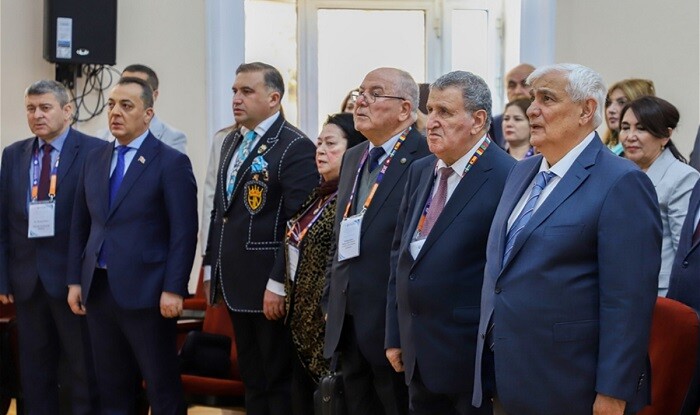 ADU-da tanınmış alimlə bağlı konfrans keçirildi - Foto