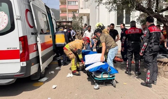 Türkiyədə daha bir məktəbə hücum: ölənlər var - Video