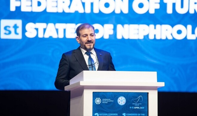 Директора "Yeni Klinika" уволили с должности