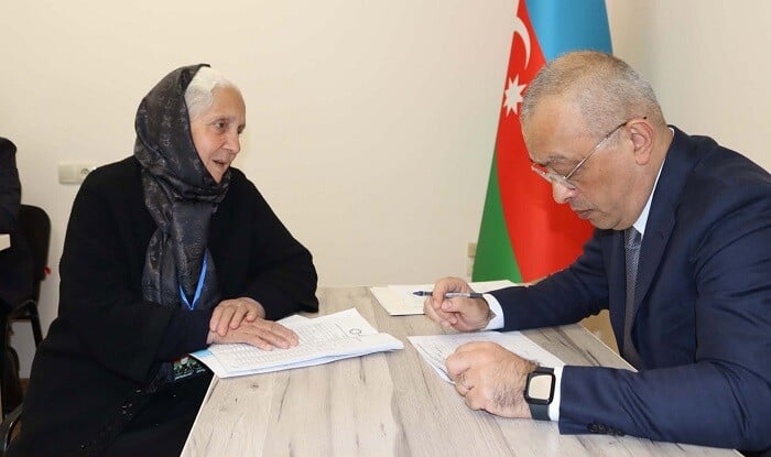 Zaur Mikayılov Xankəndidə vətəndaşlarla görüşdü