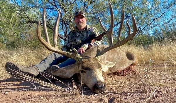 Amerikalı milyoneri Afrikada fillər tapdalayıb öldürdü - Foto