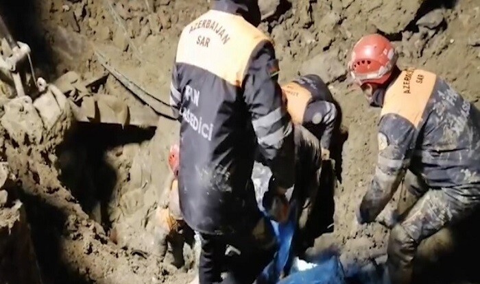 Bakıda torpaq uçqunu: ölən var - Video