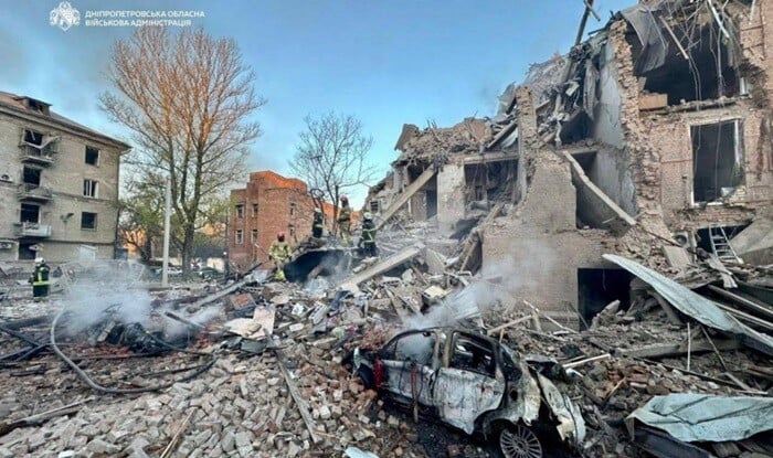 Ukraynaya kütləvi dron hücumu: bina çökdü, ölənlər var - Foto