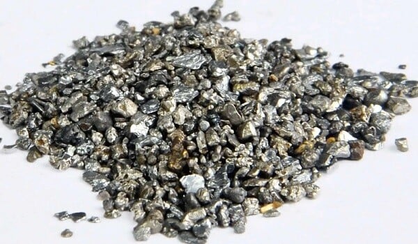 Yerdə tapılır: qramı 17 min manatdır...