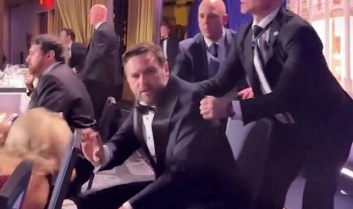 Trampa hücum: niyə zaldan ilk olaraq Vens çıxarıldı?