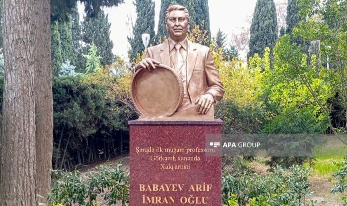 Arif Babayevin qəbirüstü abidəsi ucaldıldı - Foto