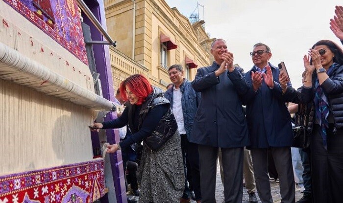 "Azercell" “Minlərlə ilmə, bir güc” xalçasını təqdim edib