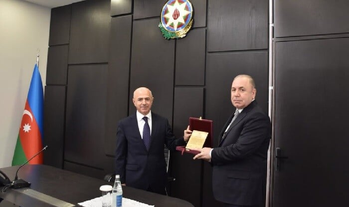 Tanınmış hakim təqaüdə göndərildi