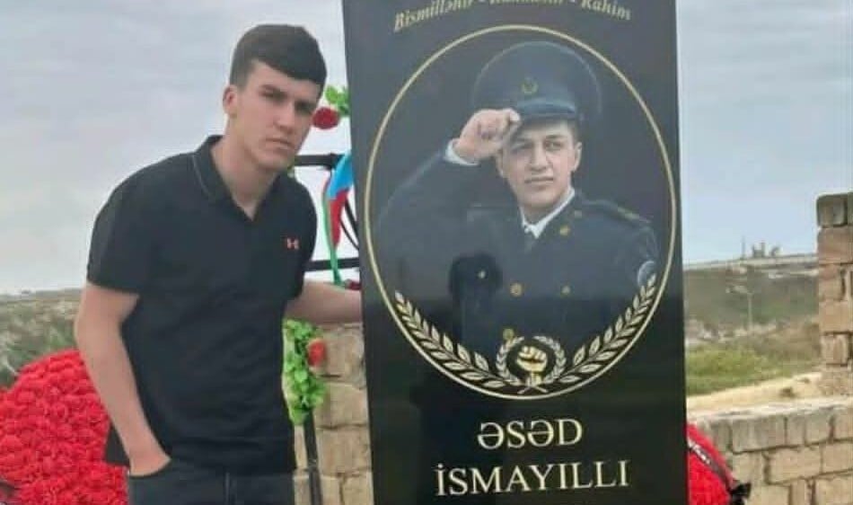 Ölən kursantın kədərli taleyi: dostunun qəbri üstündə... - Foto