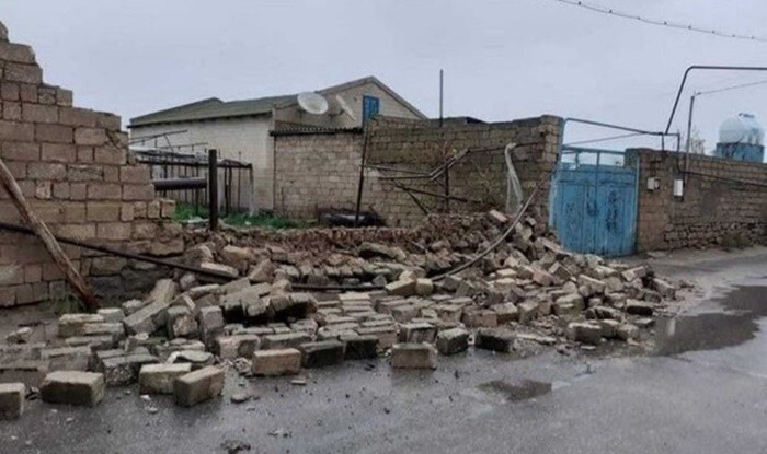 Həyətində quyu tikən zaman divar uçdu: ölən var