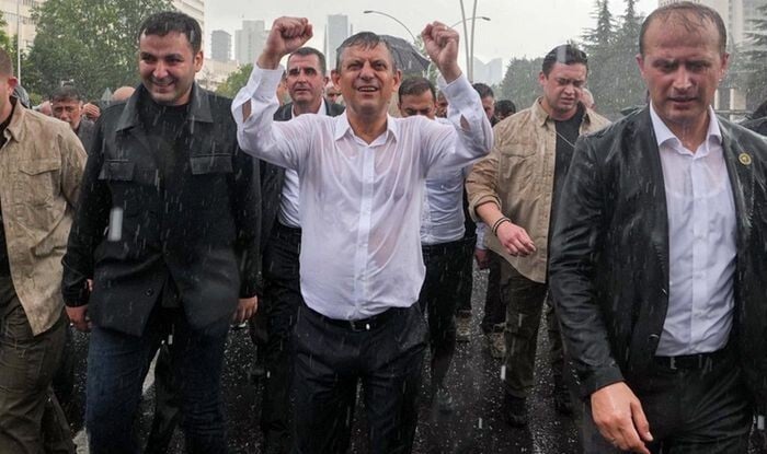 CHP olayı: Qardaş ölkədə nə baş verir? - Özərin şərhi