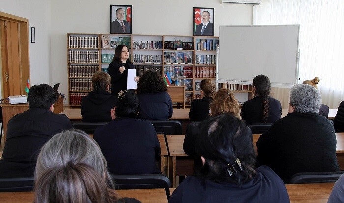 Cəza müddətinin sonuna az qalmış qadın məhkumlarla görüş...