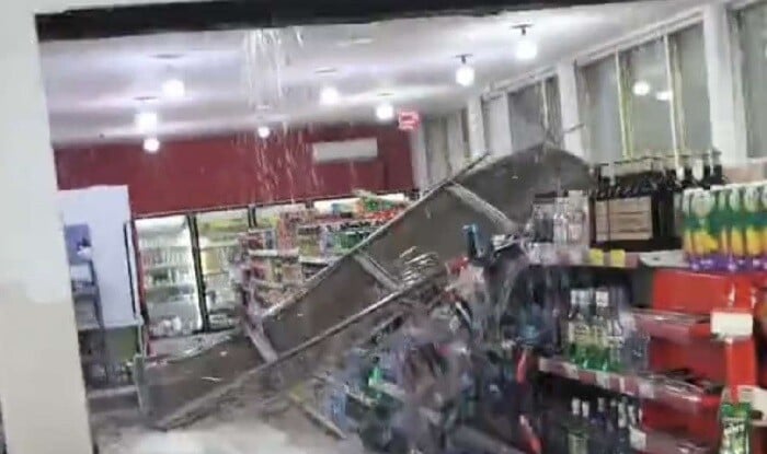 Sumqayıtda "Al market"in tavanı çökdü - Video