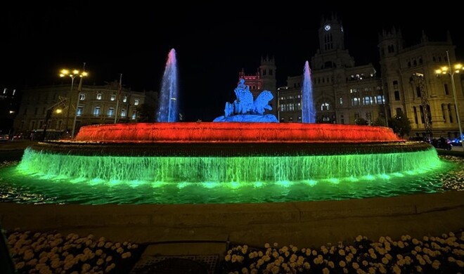 Madrid fountain lights up in Azerbaijan flag colors - Photo