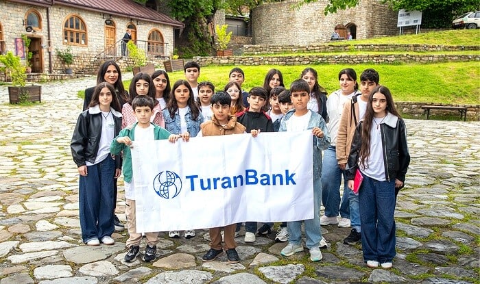 TuranBank DOST Agentliyi ilə birgə şəhid övladlarını sevindirdi