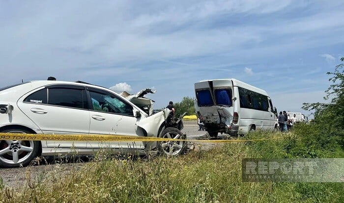 Məktəbliləri daşıyan avtobus qəzaya düşdü: ölən var