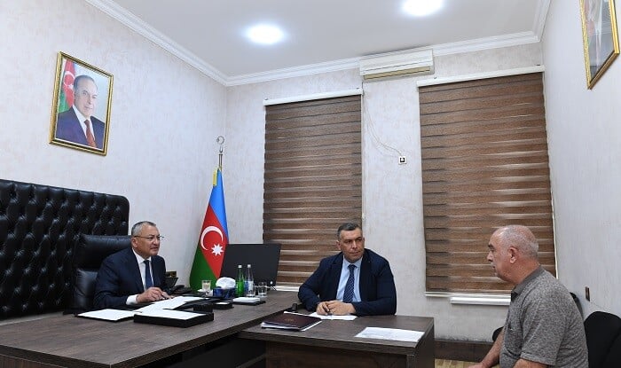 Rövşən Rzayev vətəndaşlarla görüşdü