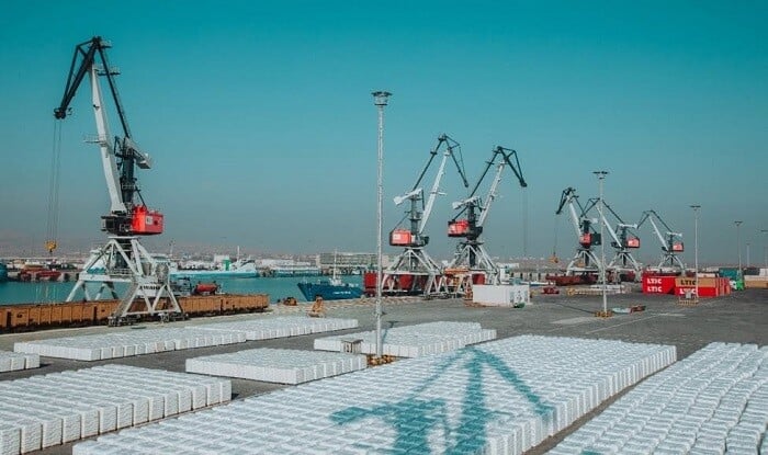Bakı Limanında quru yük aşırılması 77% artıb