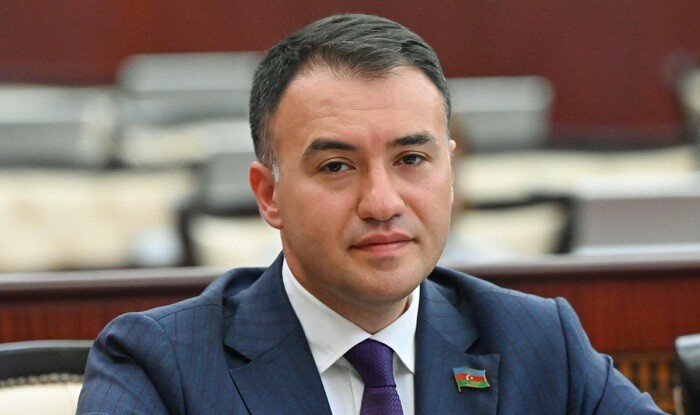 Deputatdan blogerlərlə bağlı təklif: Diplomu olmalıdır!